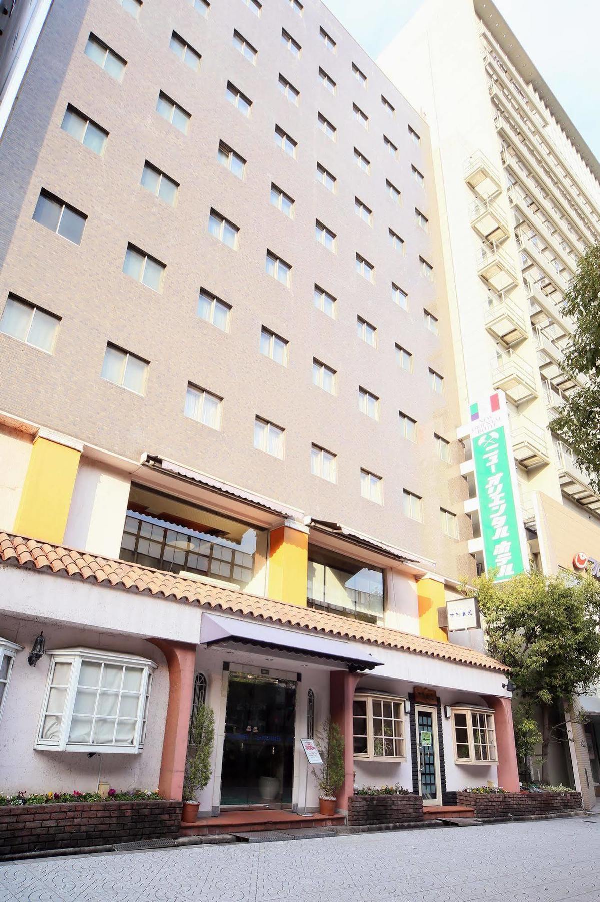 Humour Resort New Oriental Hotel Ōsaka Extérieur photo